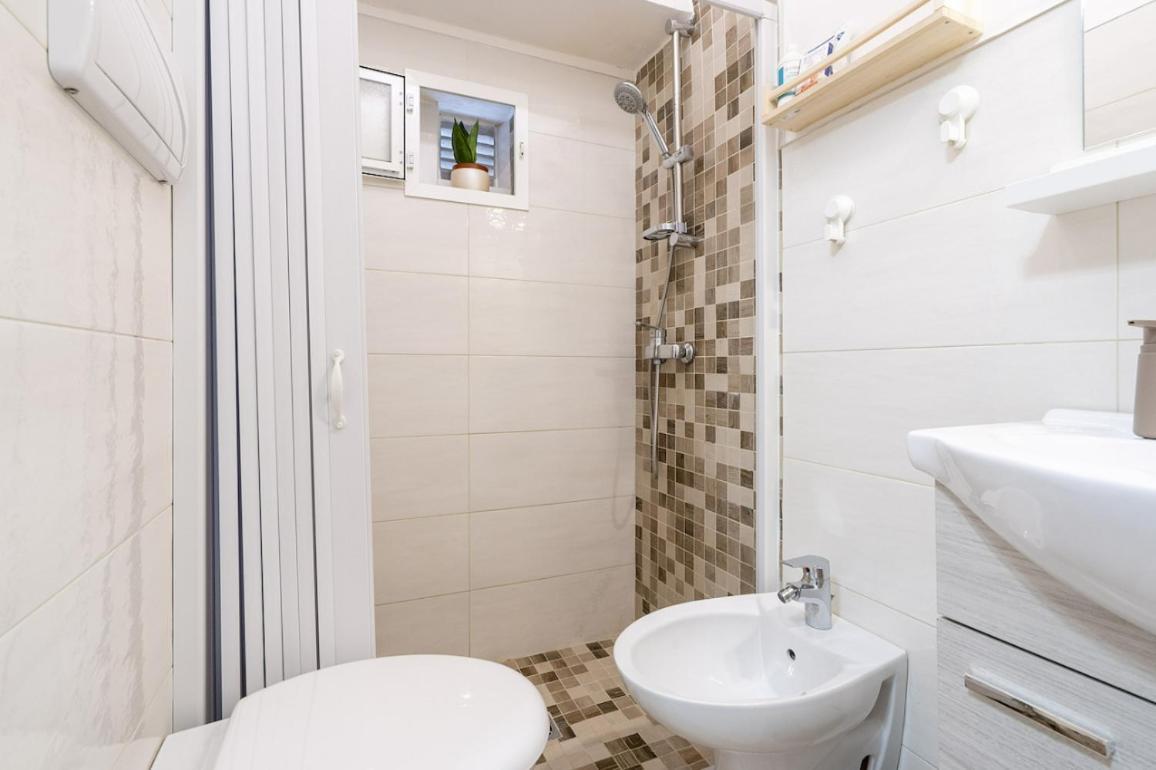 Chiarina Rooms 2 Полиньяно-а-Маре Экстерьер фото